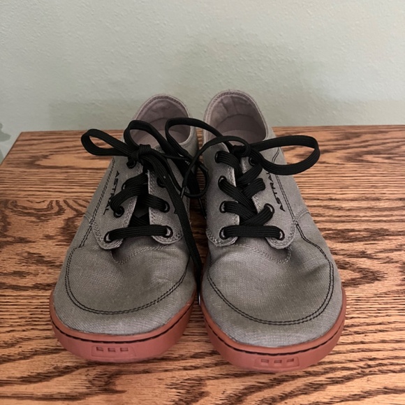 Astral Men’s Loyak Grey Shoe Size 8 Lightly Used - Picture 3 of 6